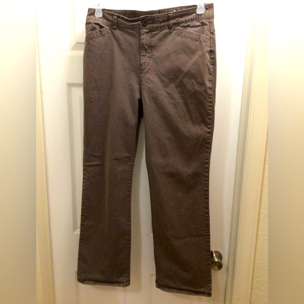 Croft & Barrow Light Brown Chinos Classic Fit straight leg so comfy